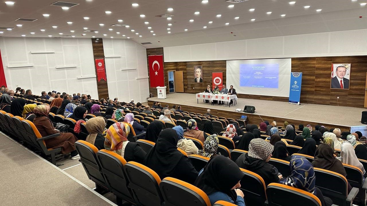 Bayburt'ta Ailelere Aile İçi Etkili İletişimin Önemi Anlatıldı
