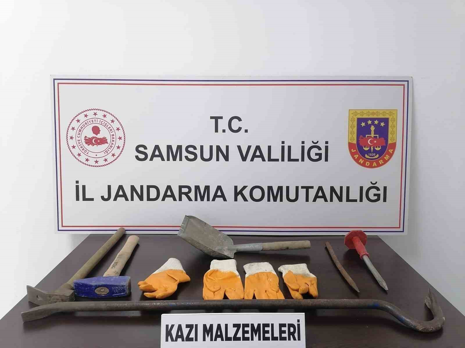 Kaçak kazı yapanlar suçustü , bakın hangi aletlerle yakalandılar ?