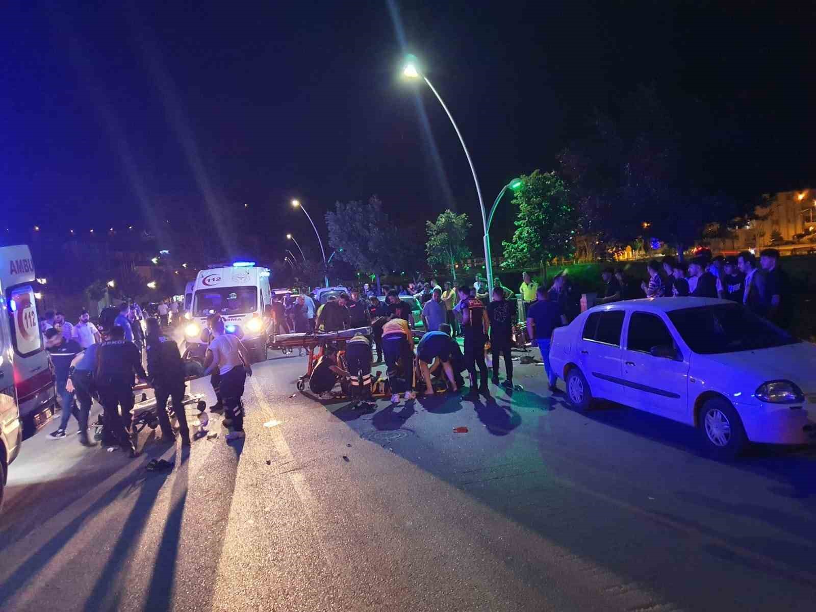 Amasya’da İki Motosiklet Kafa Kafaya Çarpıştı: 2 Genç Hayatını Kaybetti