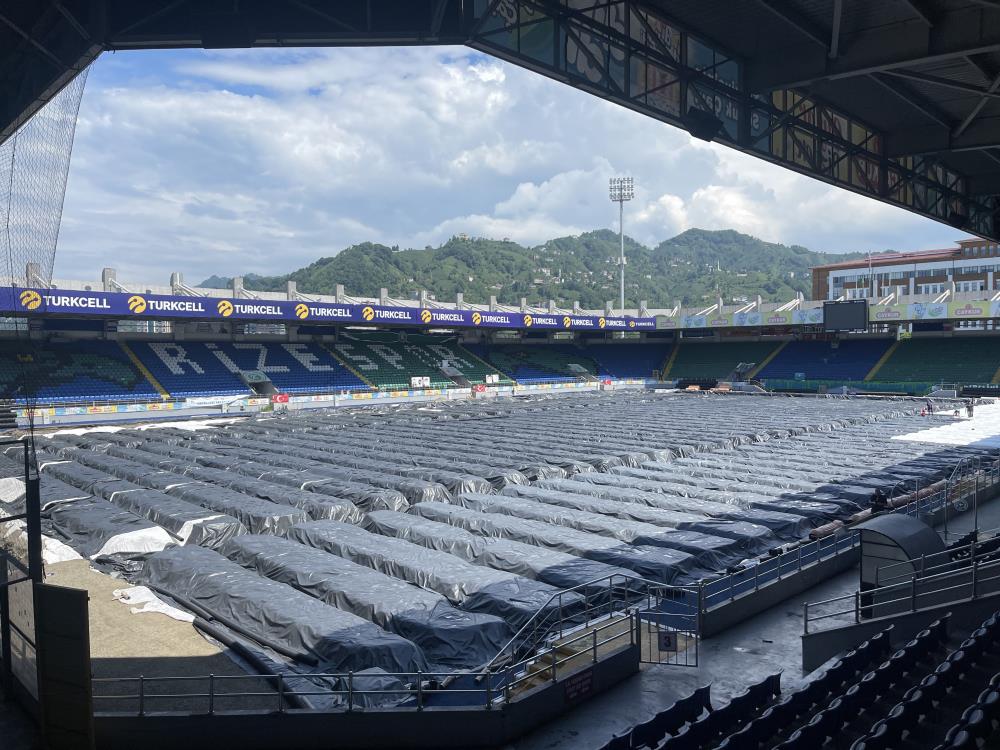 Geçen sezon sorun olan Rizespor statyumu 1 sporcu transfer parasına yenileniyor