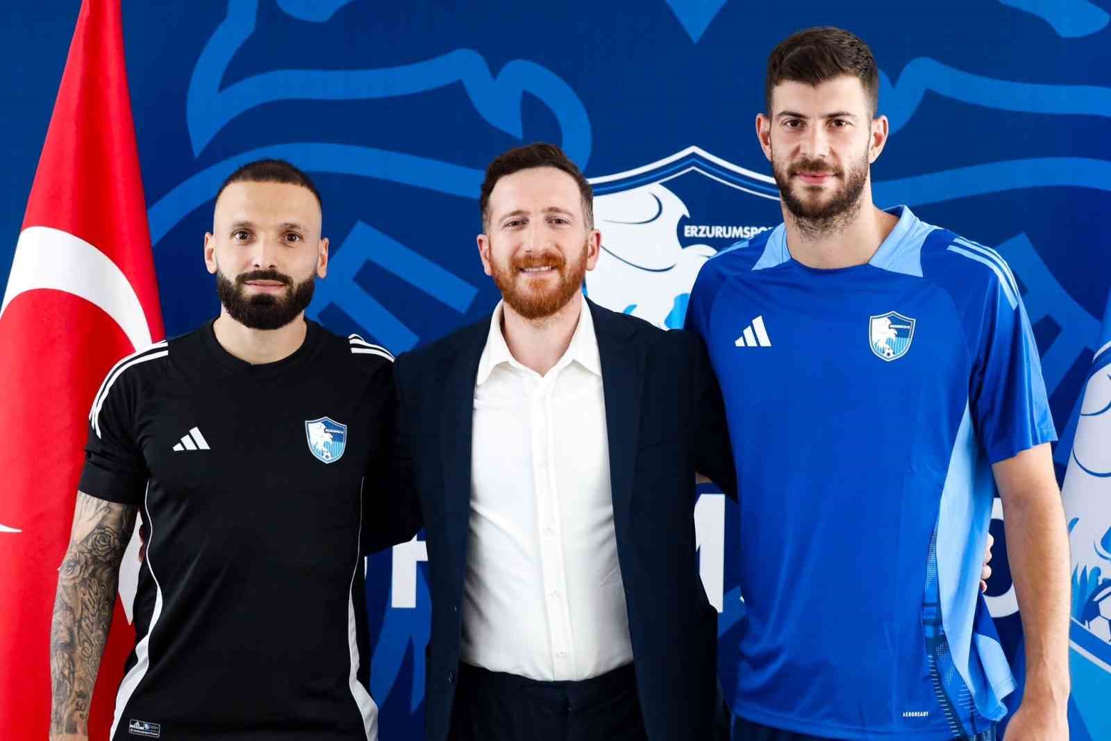 İç transfer çalışmalarını sürdüren Erzurumspor, Süleyman Koç ve Göktuğ Bakırbaş'la yeniden anlaştı.
