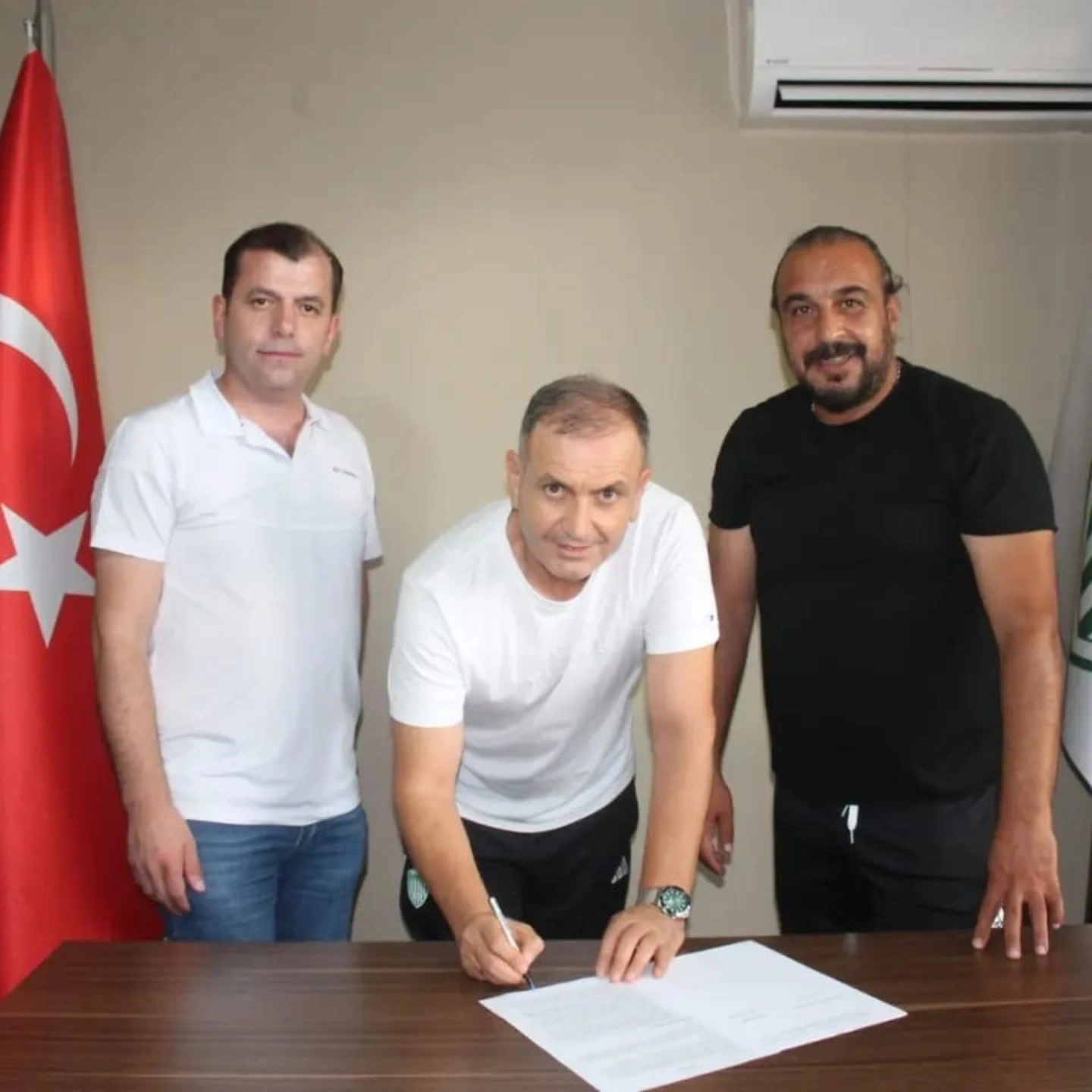 Çayelispor, Teknik Direktör Vesiy Kanber İle Anlaşma Sağladı
