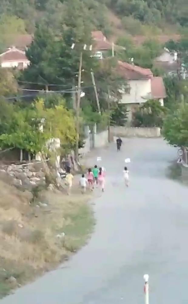 Amasya’da Köyde Yaşayan Çocuklardan "park İsteriz” Eylemi