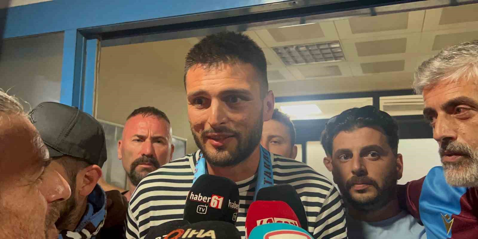 Trabzonspor prensip anlaşmasına vardığı Okay Yokuşlu, Trabzon'a geldi
