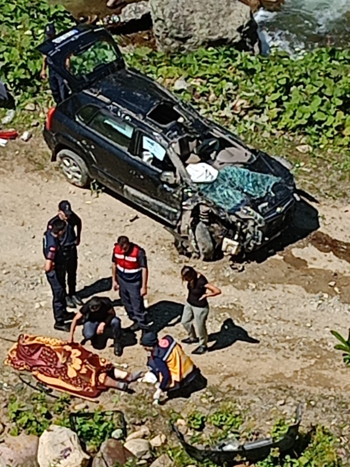 Rize Çayeli'nde Araç Uçuruma Yuvarlandı: 2 Ölü, 3 Yaralı