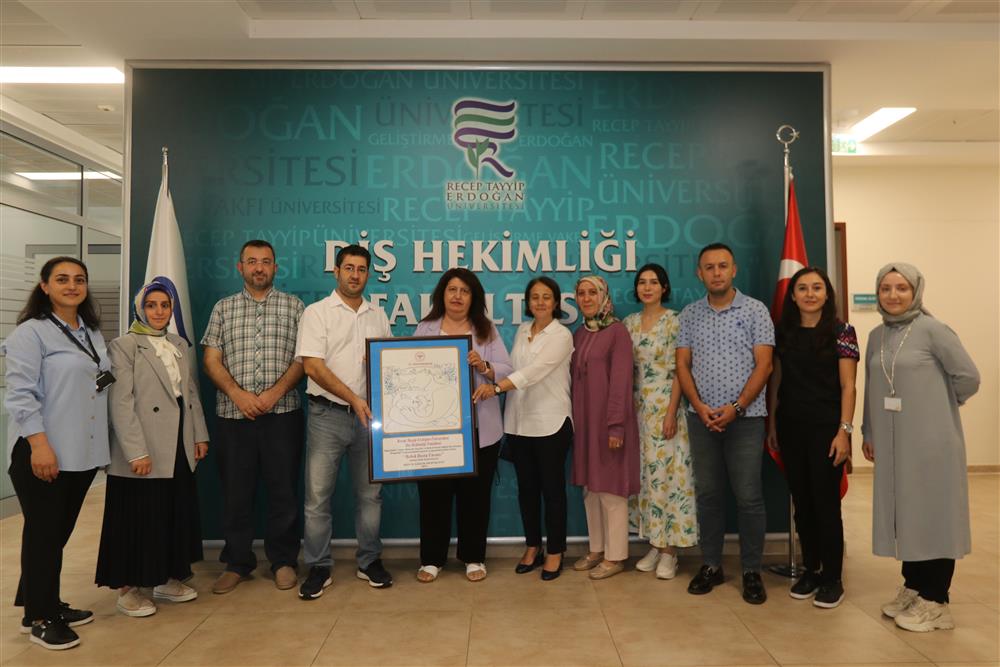 Rize Diş Hekimliği Fakültesi'ne Bebek Dostu Destekleyici Kuruluş Unvanı Verildi