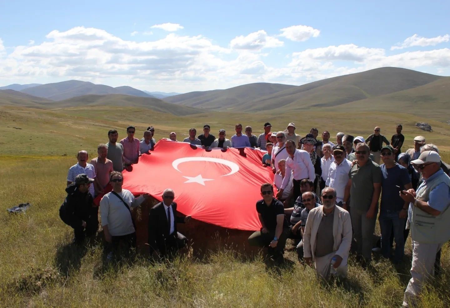 Bayburt'un Demirözü Kaymakamlığı ve Erzincan Otlukbeli Kaymakamlığı'nın birlikte düzenlediği etkinlikte1473 Otlukbeli Meydan Muharebesi’nin 551. Yıl Dönümü Kutlandı