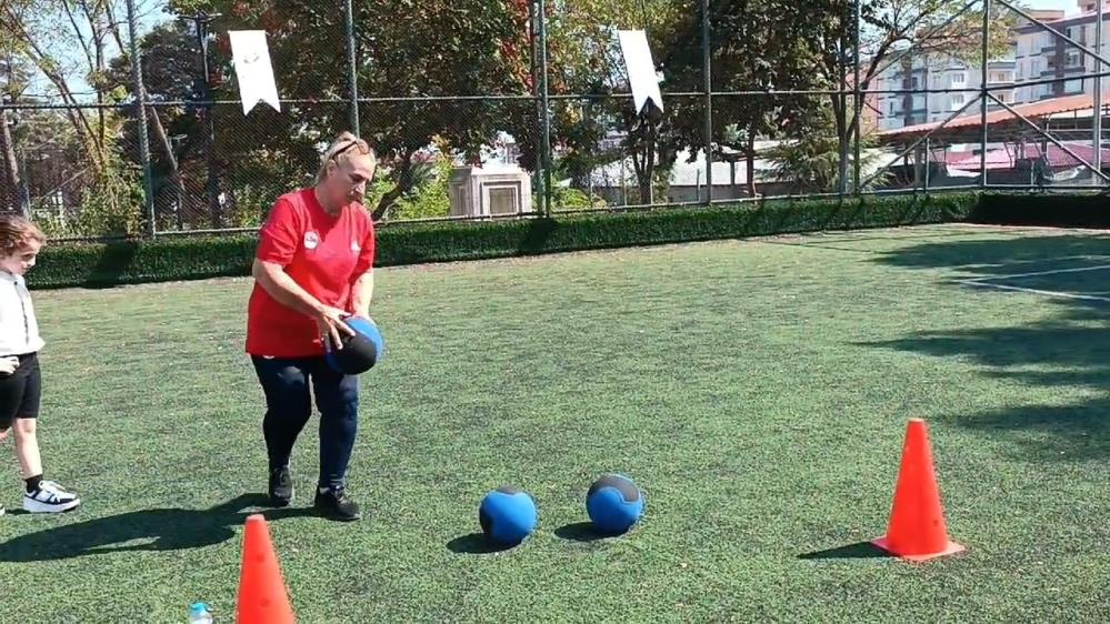 Rizeli İlknur Emniyet hayalini gerçekleştirdi , beden eğitimi yüksek okulu parkurunda yarıştı