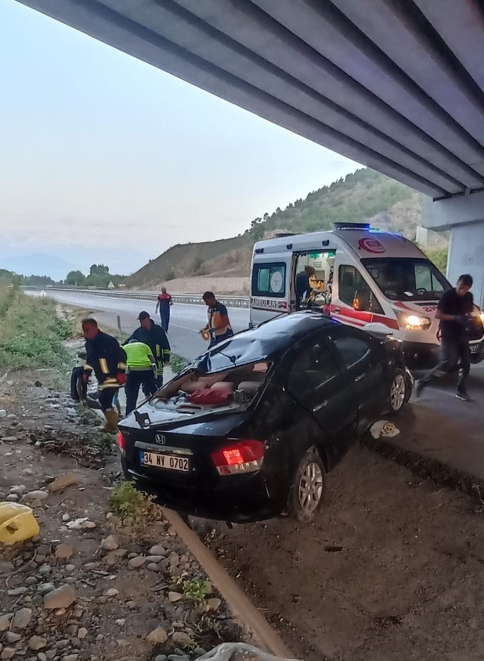 Amasya’da Otomobil Takla Attı: 3 Yaralı