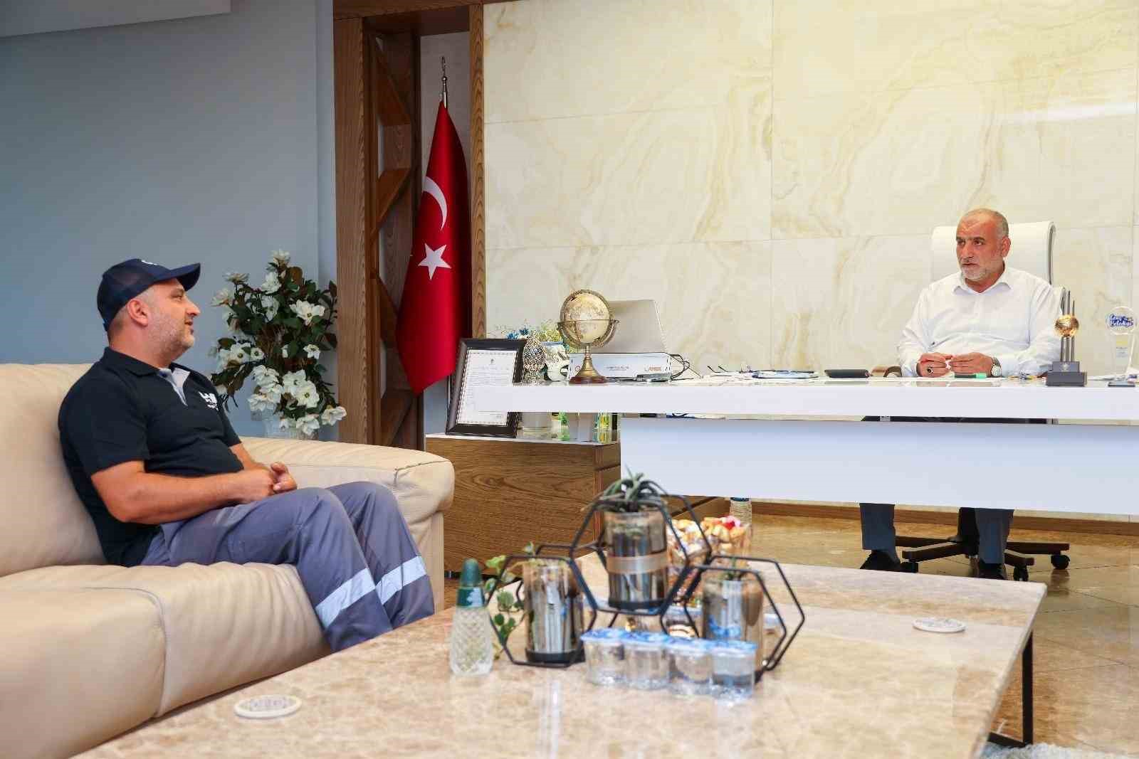 Çalışanın ödüllendirilmesi gerek , İşte bunun en güzel örneği