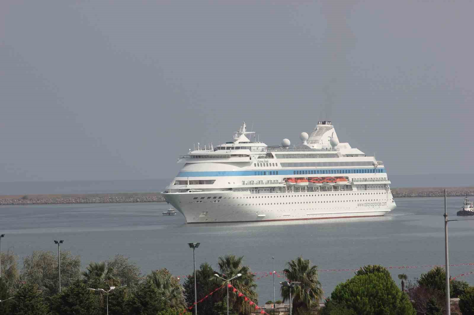 Rus Turistlerin Samsun İlgisi , bir anda 1491 kişi geldi