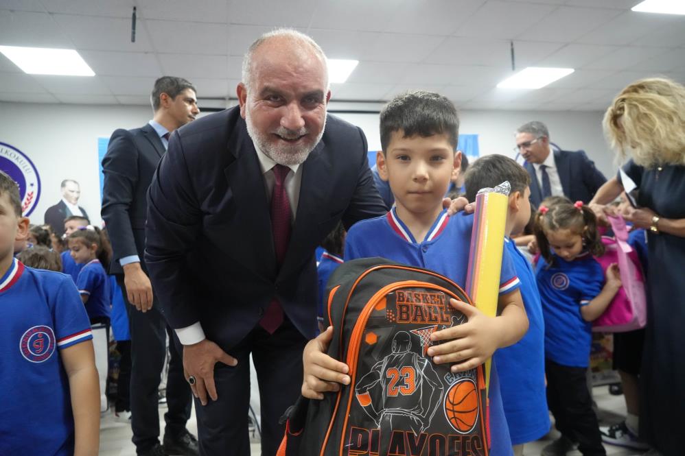 Samun Canikte 2 Bin Çocuğa Kırtasiye Seti Ve Okul Çantası Desteği