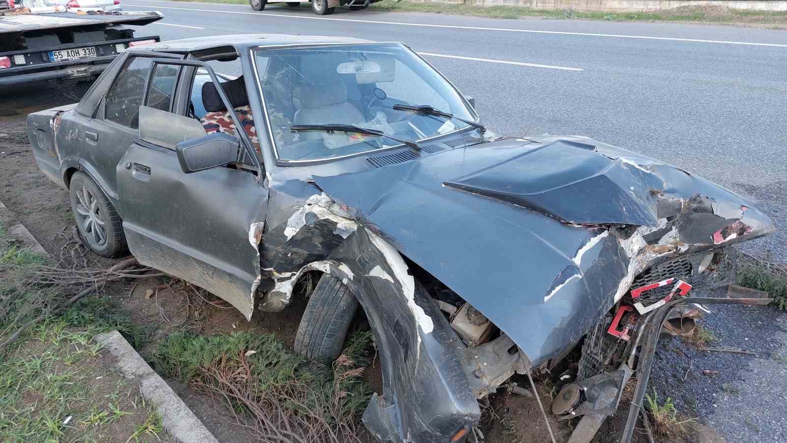Samsun'da Yaralamalı Kaza Sonrası Yola Konulan Dal Zincirleme Kazaya Neden Oldu