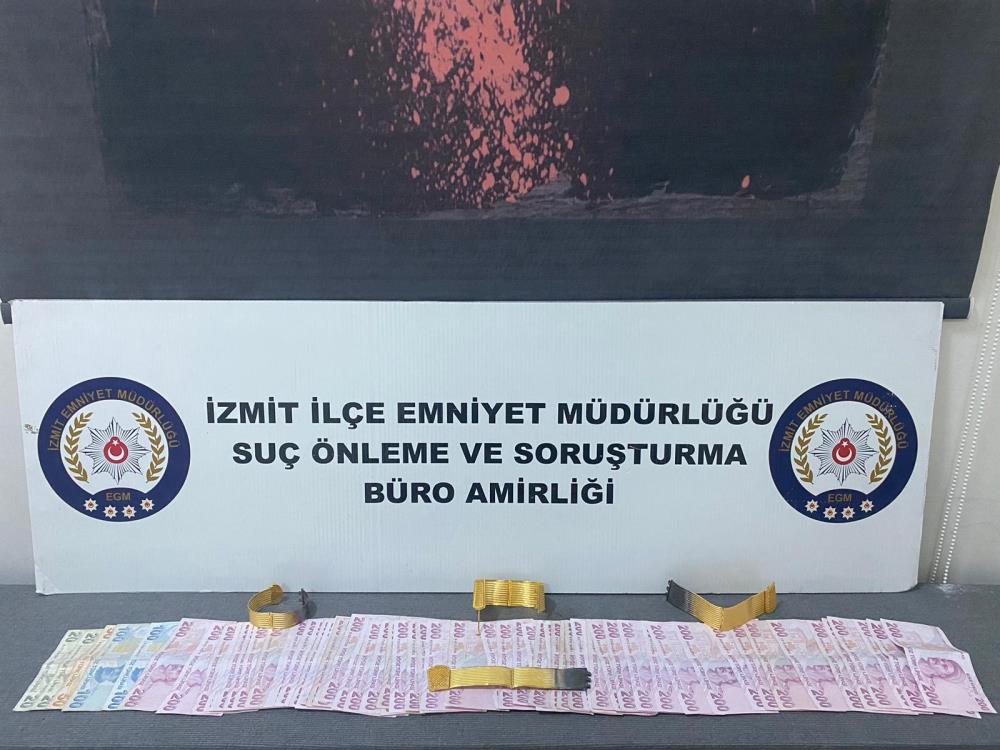 Kocaeli'de 120 Bin Tl’lik Sahte Altın Bozduran Şüpheliler Yakayı Ele Verdi