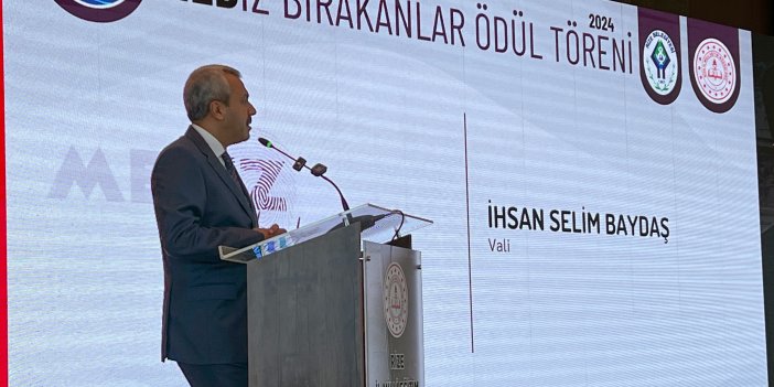 Rize'de MEB İz Bırakanlar Ödül Töreni" gerçekleştirildi