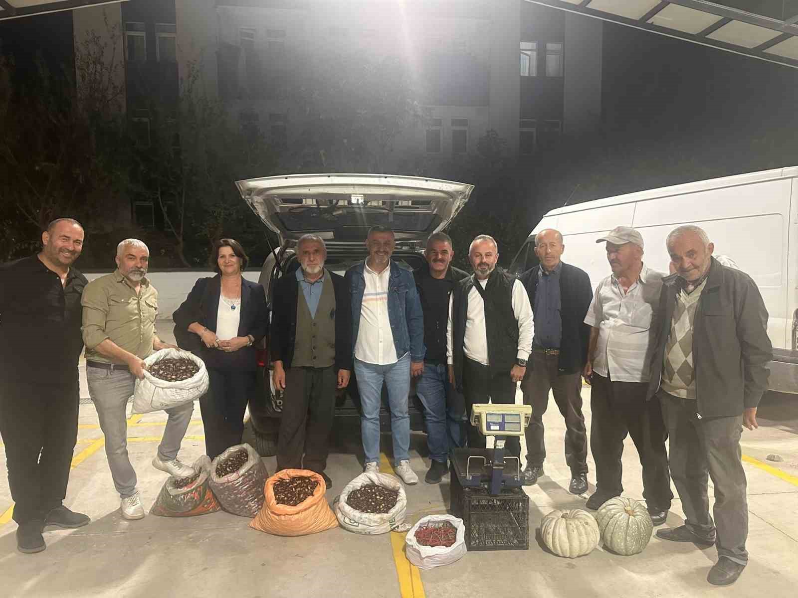 Kuzu Kestane Pazara İndi