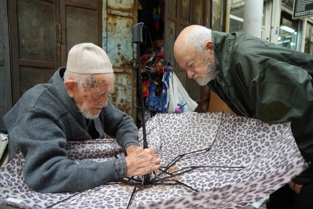 Yaş 95 ama çalışmaya devam
