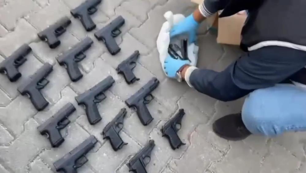 Samsun’da Silah Operasyonunda Polis Adeta Cephanelik Ele Geçirdi