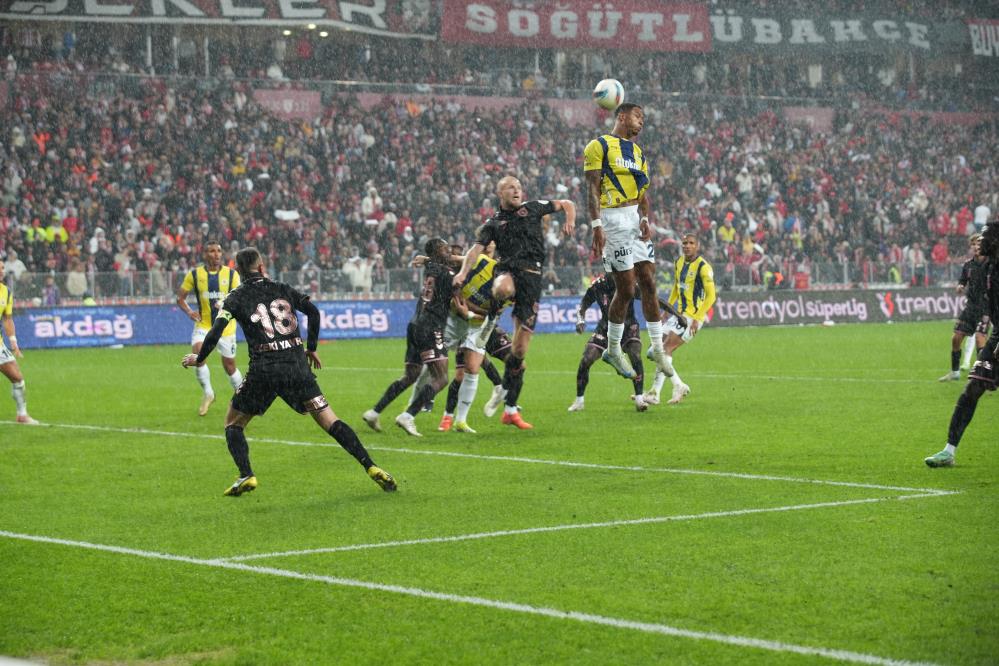 Ligin flaş takımı samsunspor sahasında fenerbahçe ile 2-2 berabere kaldı