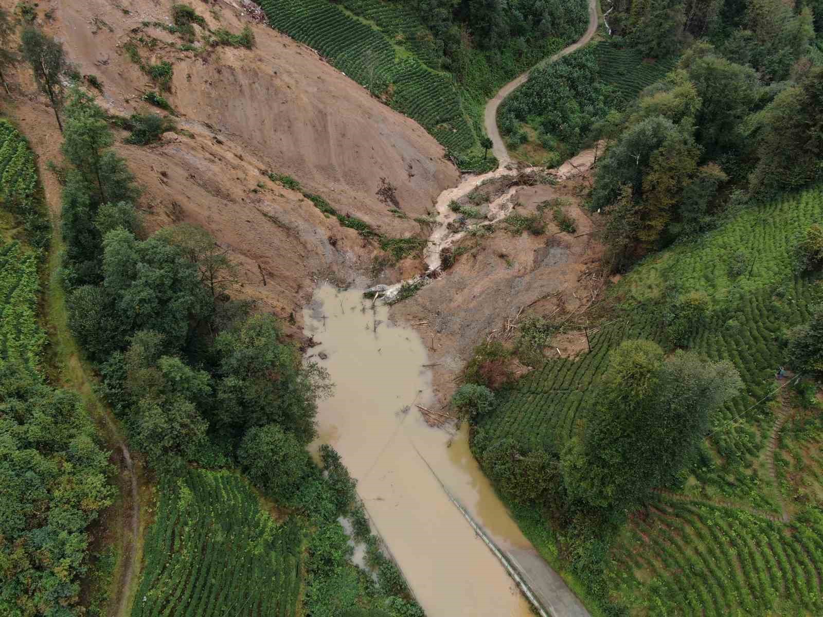 Rize’de Heyelanın Yaşandığı Alan Havadan Görüntülendi