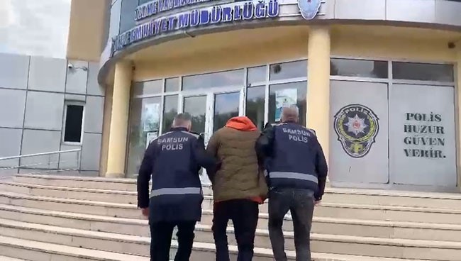 15 Yıl Hapis Cezası Bulunan Şahıs Tırın İçinde Uyuşturucuyla Yakalandı