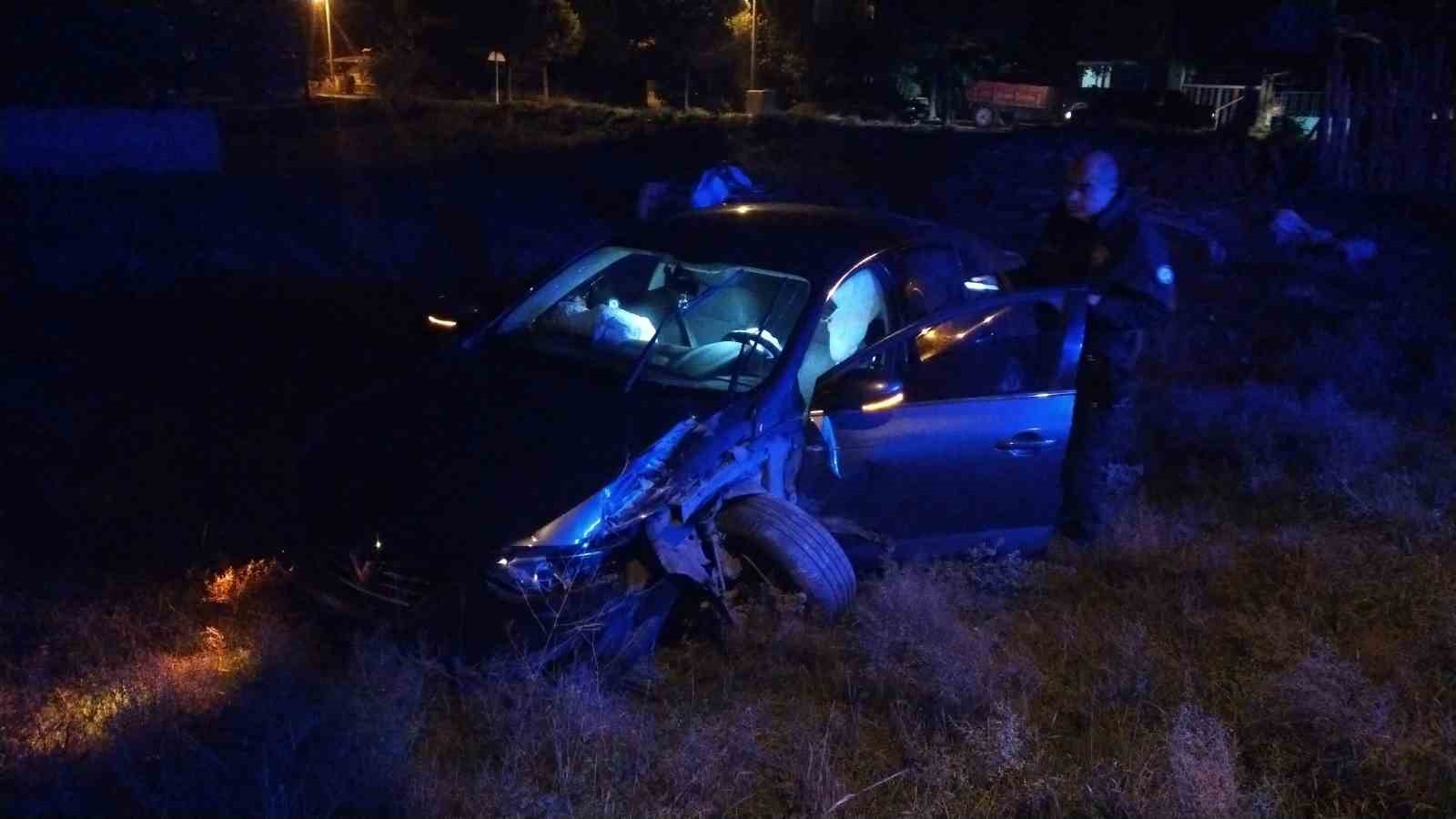 İki Otomobil Çarpıştı: 1’i Polis 2 Yaralı