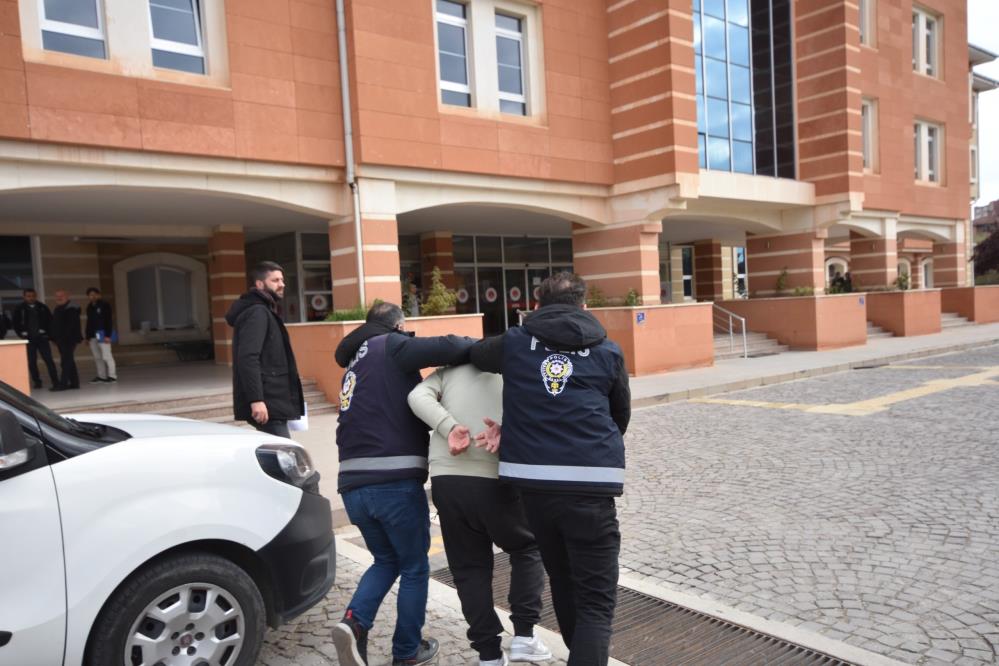 Kastamonu'da 17 İlde 54 Kişiyi Dolandıran Şahıs Yakayı Ele Verdi