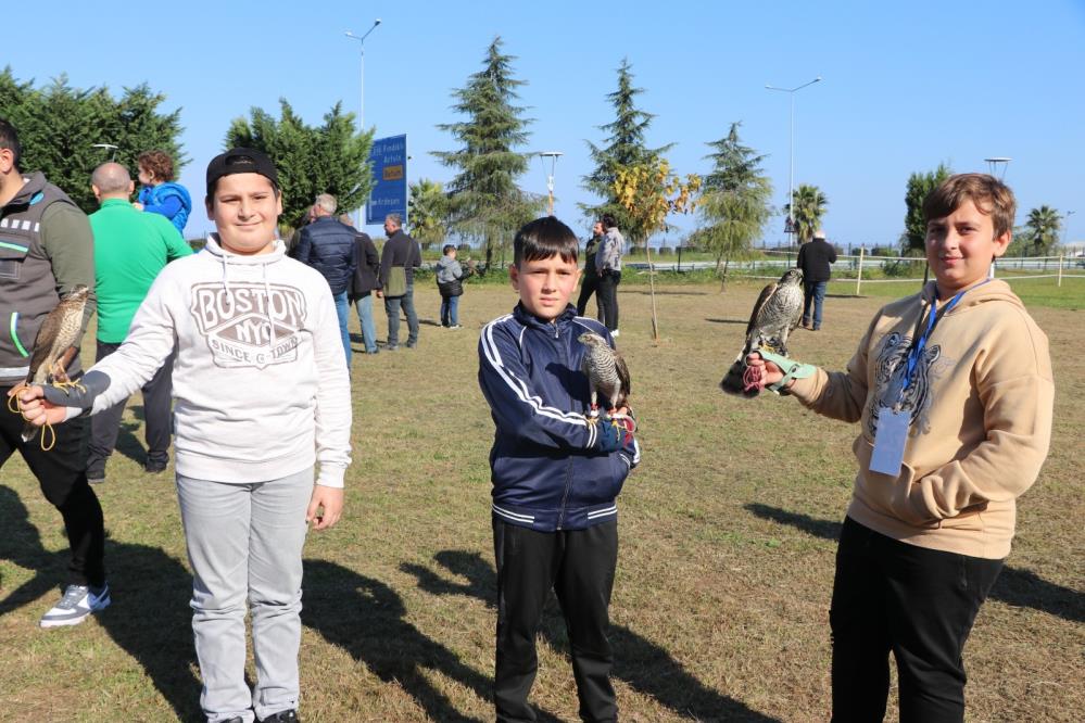 Rize'de atmacalar görücüye çıktı , birbirinden güzel atmacalar güzellik ve beceri yarışmasında yarıştı