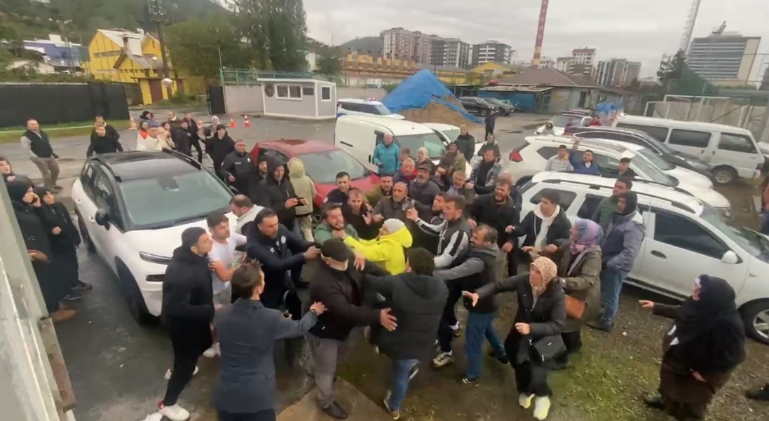 Rize’de Oynanan Maçta Kavga Çıktı, Polis Biber Gazı Kullandı