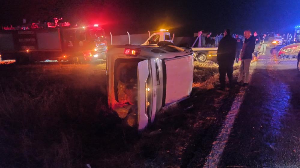 Çorum'da Otomobille Çarpışan Hafif Ticari Araç Hurdaya Döndü: 7 Yaralı