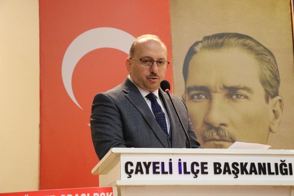 Ak Parti Çayeli ilçe başkanı Kömürcü güven tazeledi