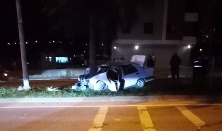 Ordu’da Tofaş Otomobil Ağaca Çarptı: Belediye Başkanının Amcası Hayatını Kaybetti