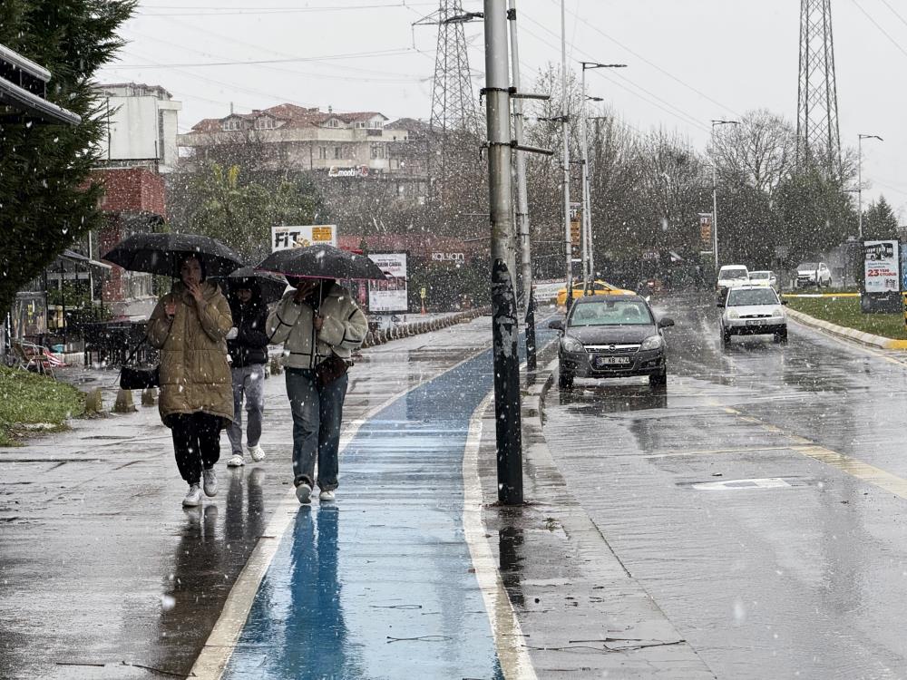 Sakarya’da Lapa Lapa Kar Yağışı