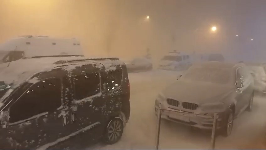 Pazar Kafilesi kardan yolda kaldı