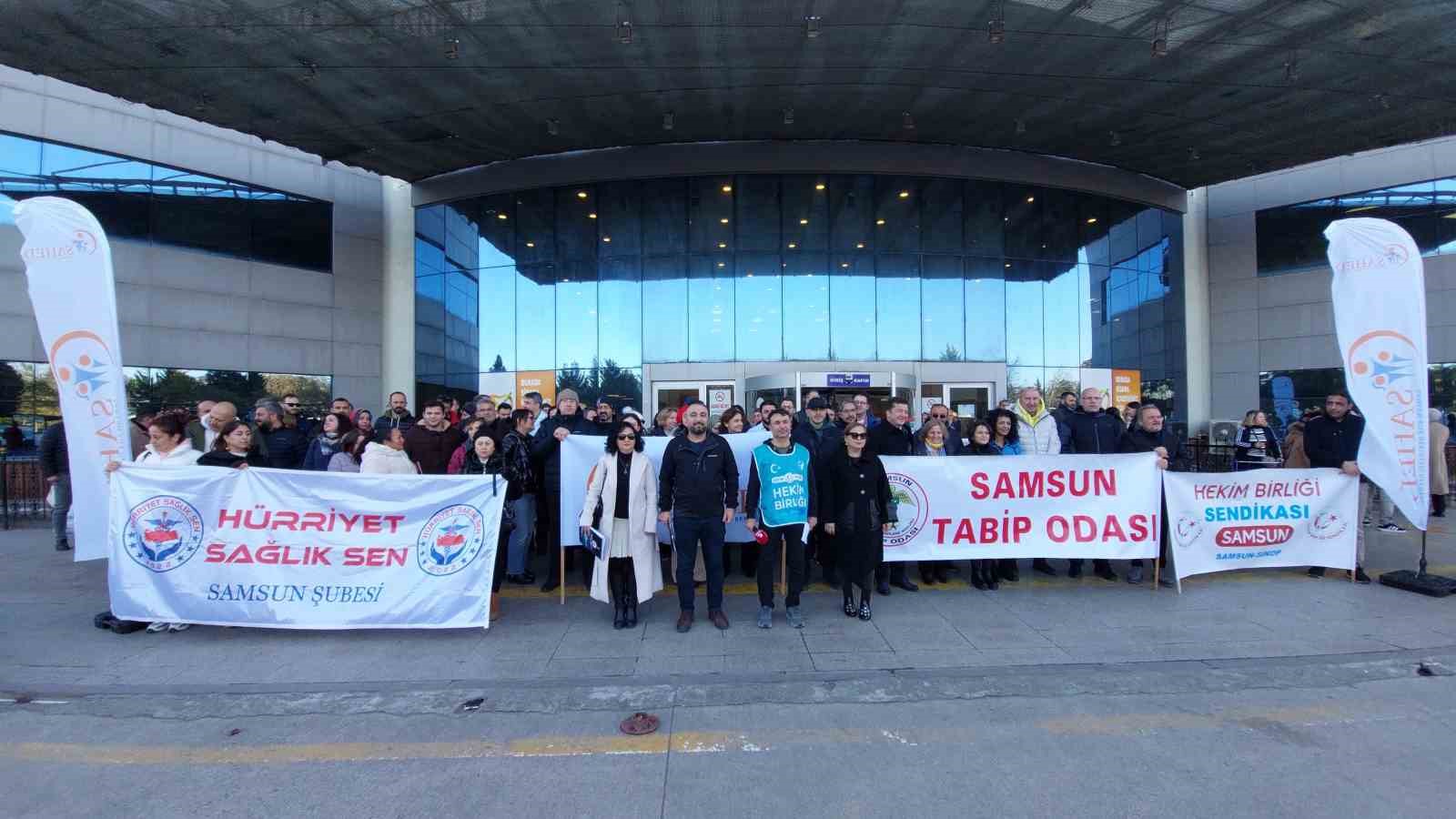 Samsun’da Aile Hekimleri 5 günlük iş bırakma eylemi için basın açıklaması yaptı