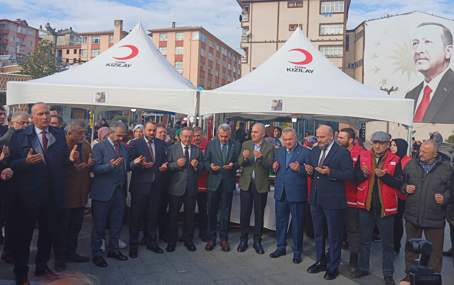 Rize’de “Büyük Filistin Kermesi”ne Yoğun Katılım: Gazze’ye Destek Köprüsü Kuruldu