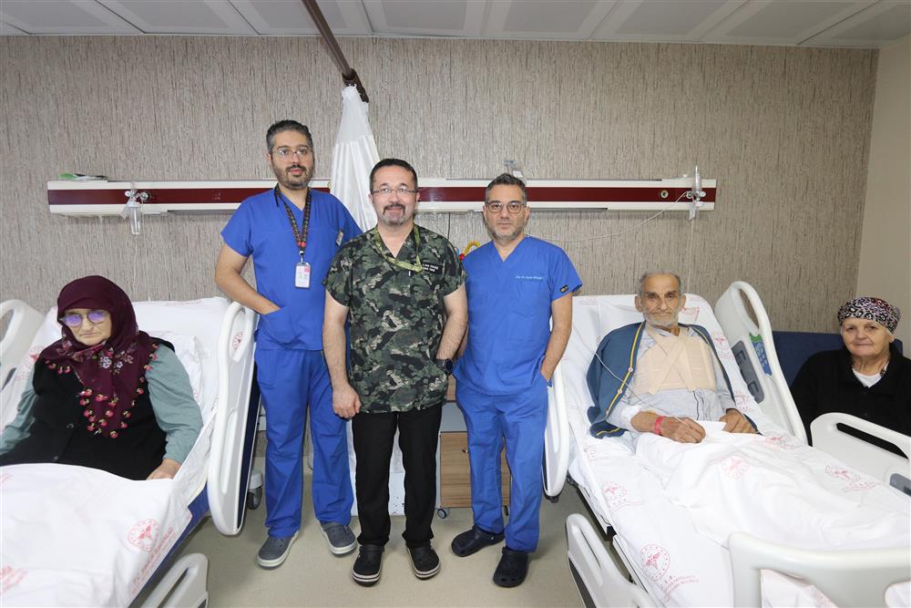 Rize’de Nadir Ameliyat: Abi ve Kız Kardeşin Aynı Anda Kalp Kapakçıkları Değiştirildi