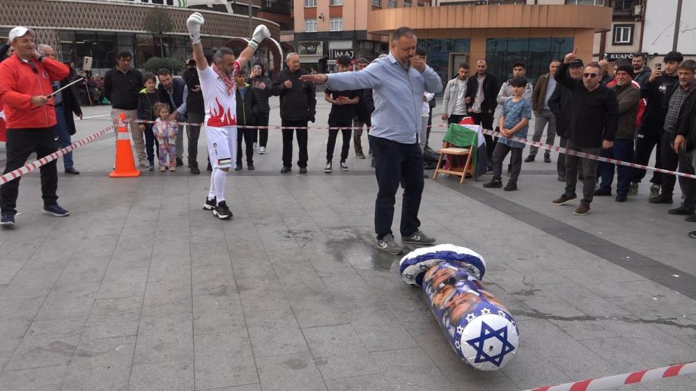 Rize'de Netanyahu dövdüler , Tabiki Fotoğrafını