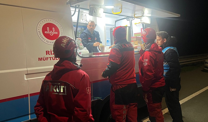 TDV Rize Şubesi heyelan bölgesinde yürekleri ısıttı