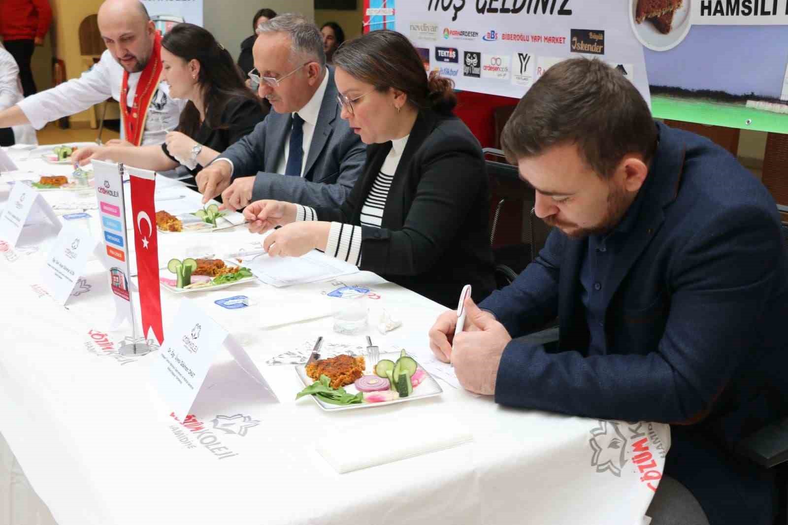 Rize’de Veliler Yöresel Yemeklerdeki Hünerlerini Sergiledi