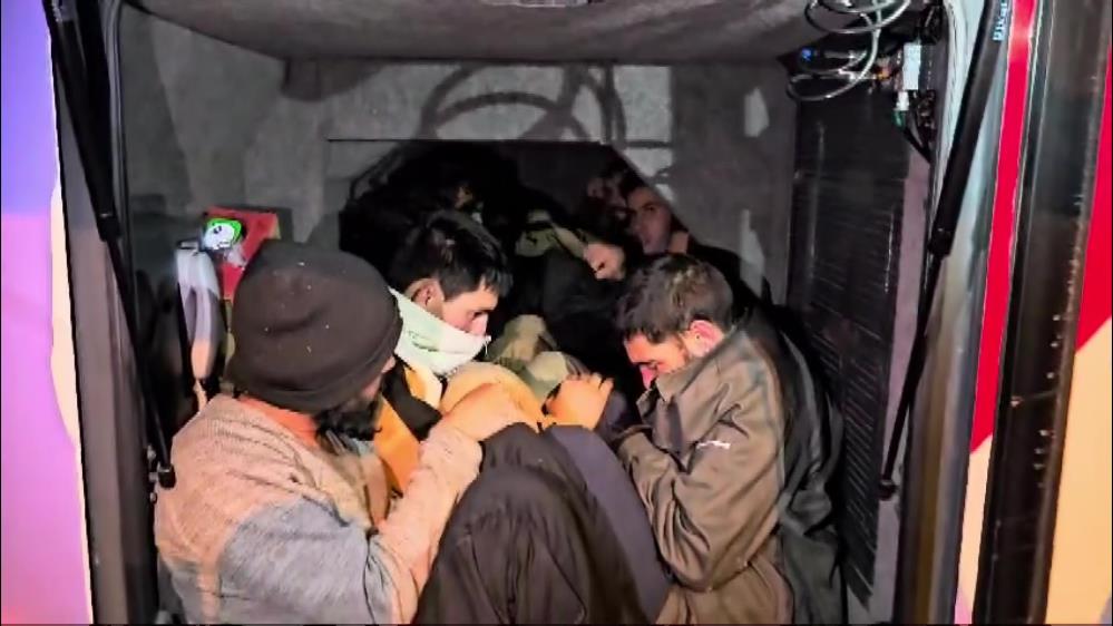 Amasya’da Yolcu Otobüsünün Yatak Kısmından 9 Kaçak Göçmen Çıktı