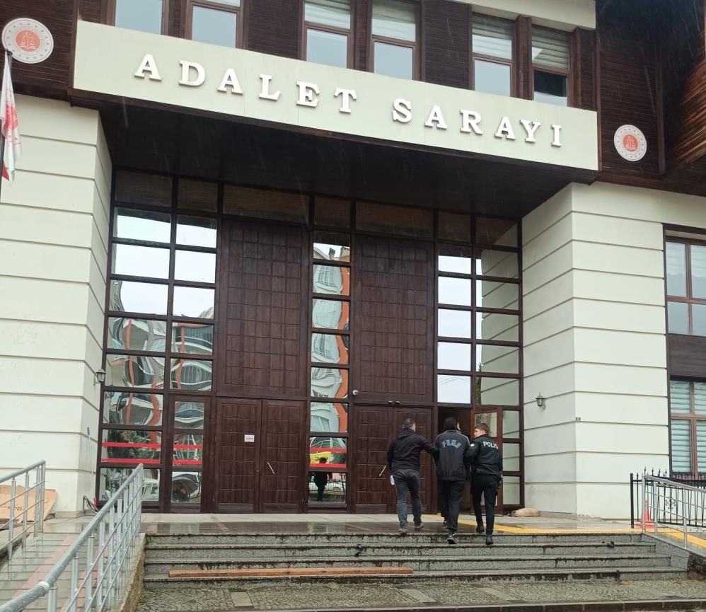 Farklı İllerde Hırsızlık Yapan Şahıs Rize’de Yakalandı