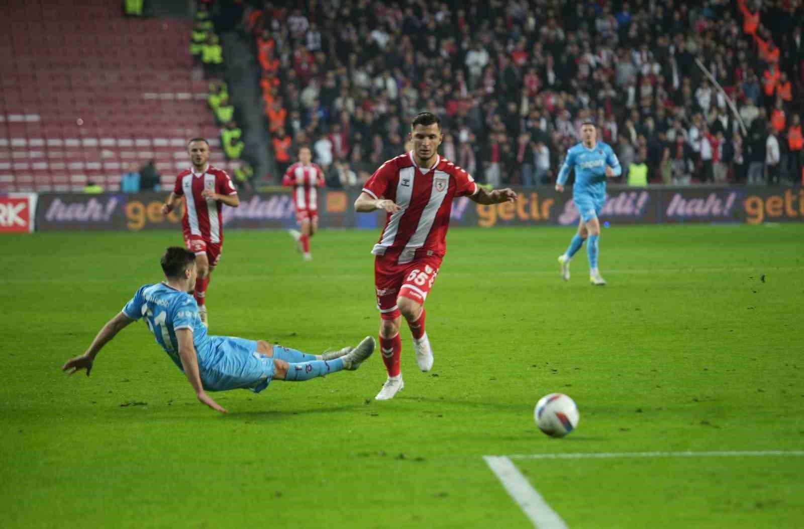 Karadeniz derbisini Samsun kazandı. Samsunspor 2 - 1 Trabzonspor