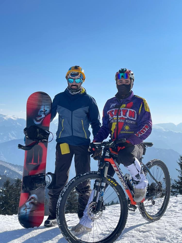 Kar Üzerinde Pedal Çevirdiler