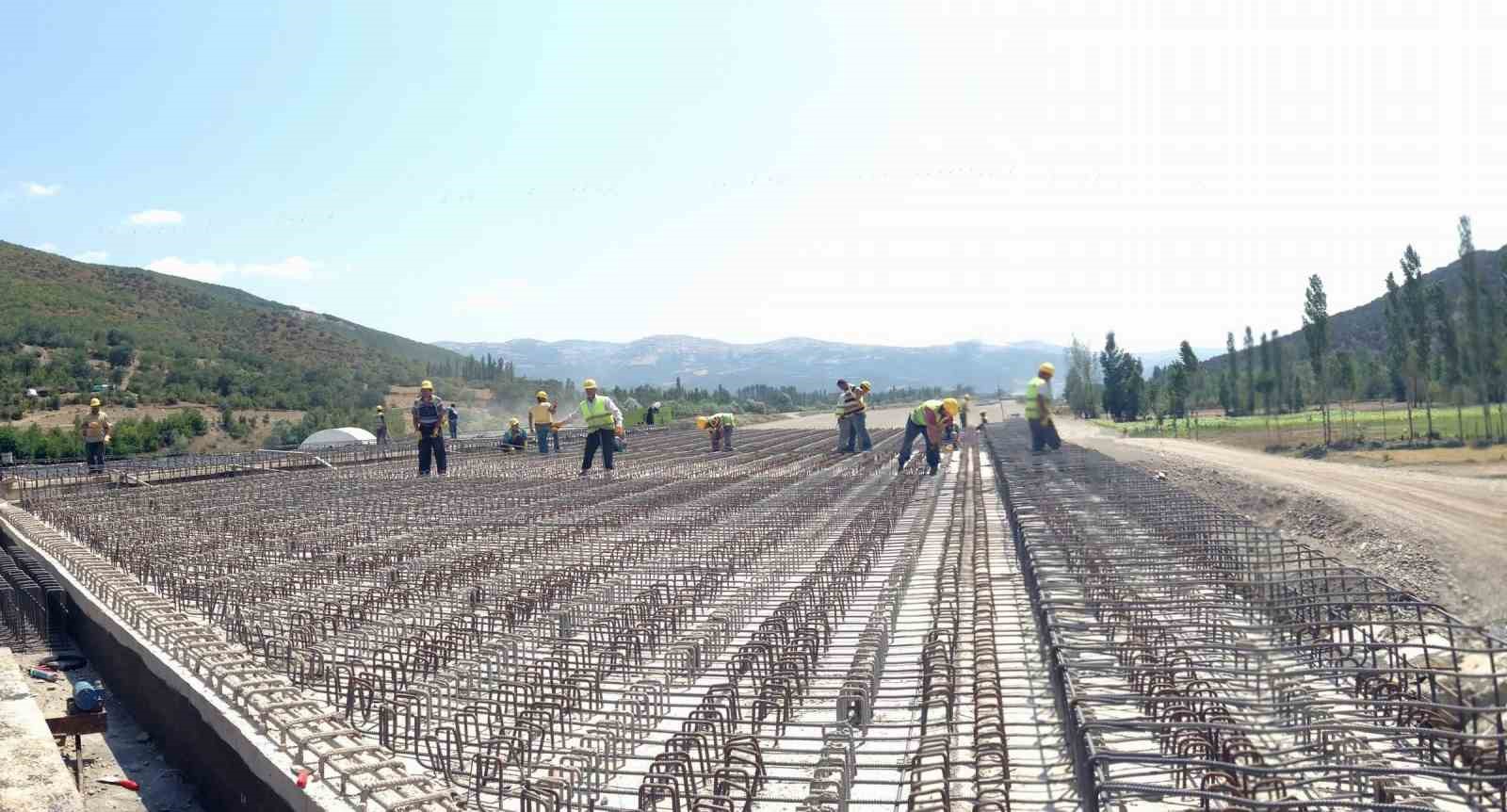 12 Yıldır Tamamlanamayan Yol, Ölümlü Kazalara Neden Oluyor