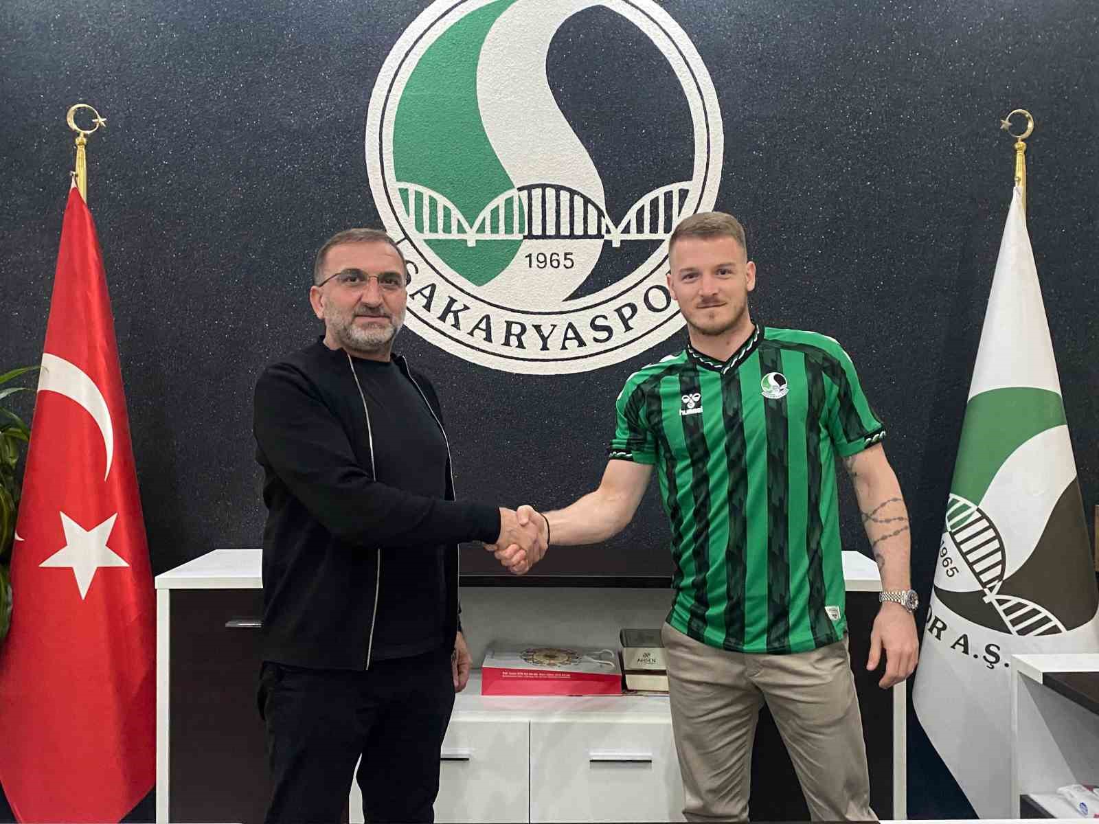 Sakaryaspor, Ognjen Ozegovic’i Renklerine Bağladı