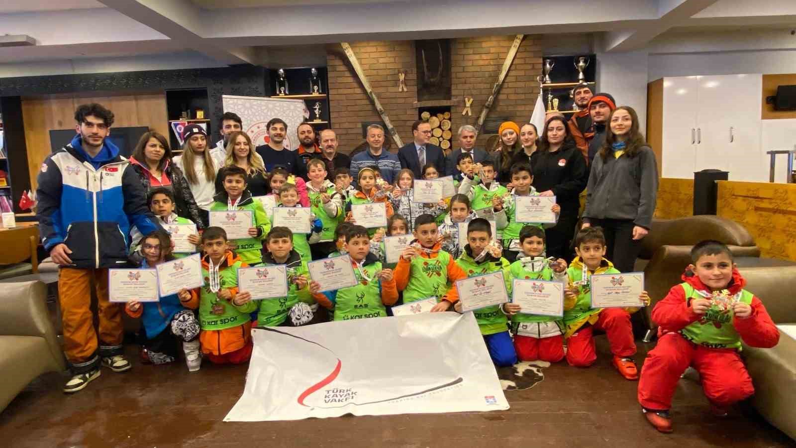 Yakutiye’de “kar Tanesi” Projesiyle Öğrenciler Kayak Sporuyla Buluşuyor