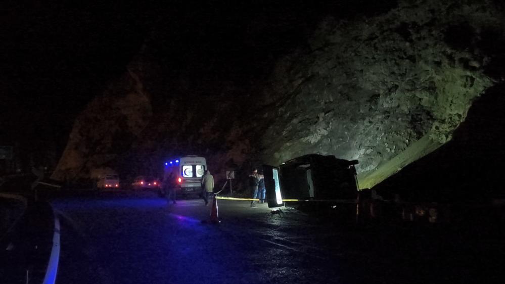 Feci Kazada Tır İle Panelvan Araç Çarpıştı: 1 Ölü, 3 Yaralı