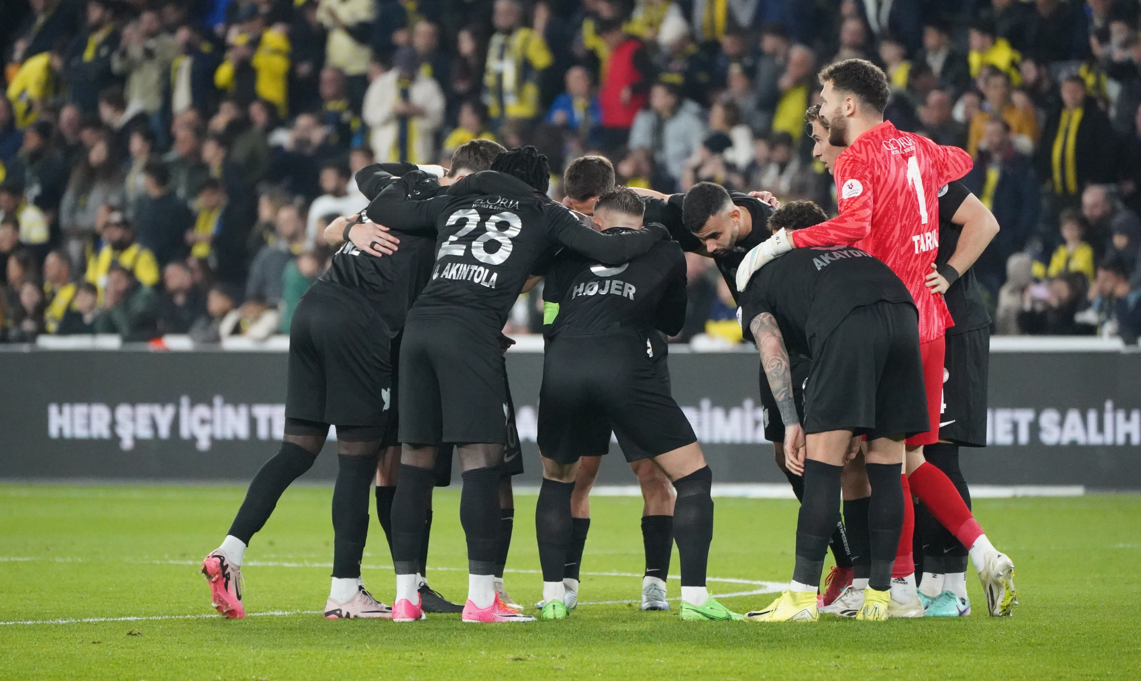 Ç.Rizespor 2 , Hakem 3. 9 Kişi kalan Rizespor'u Fenerbahçe Zorla Mağlup eti