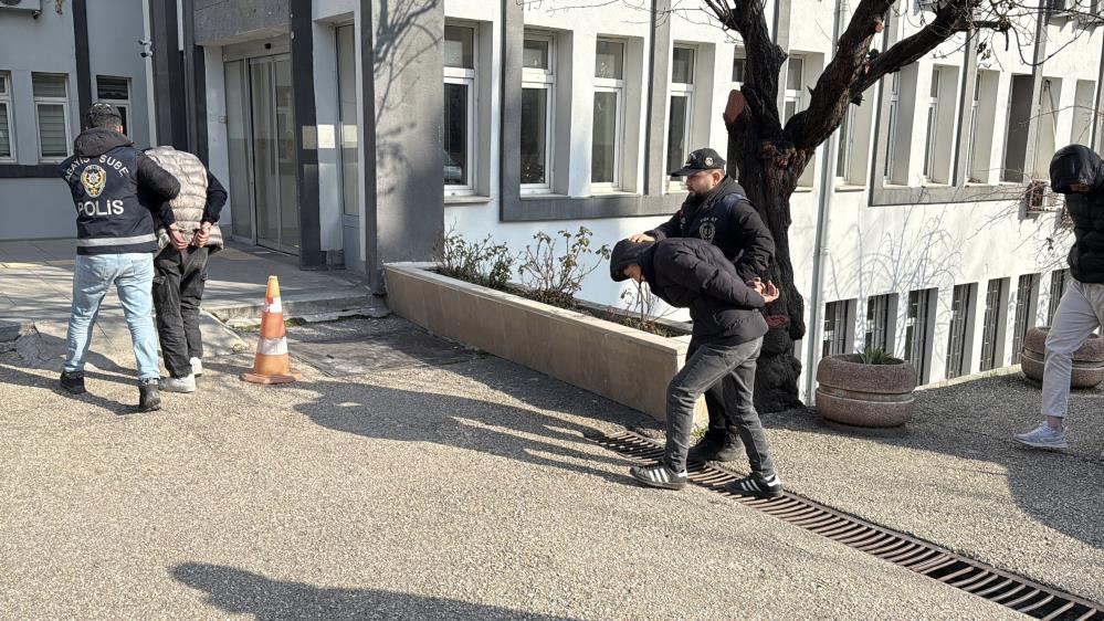 Pompalı Tüfekli Kovalamacada 3 Kişiyi Yaralayan 2 Şahıs Tutuklandı